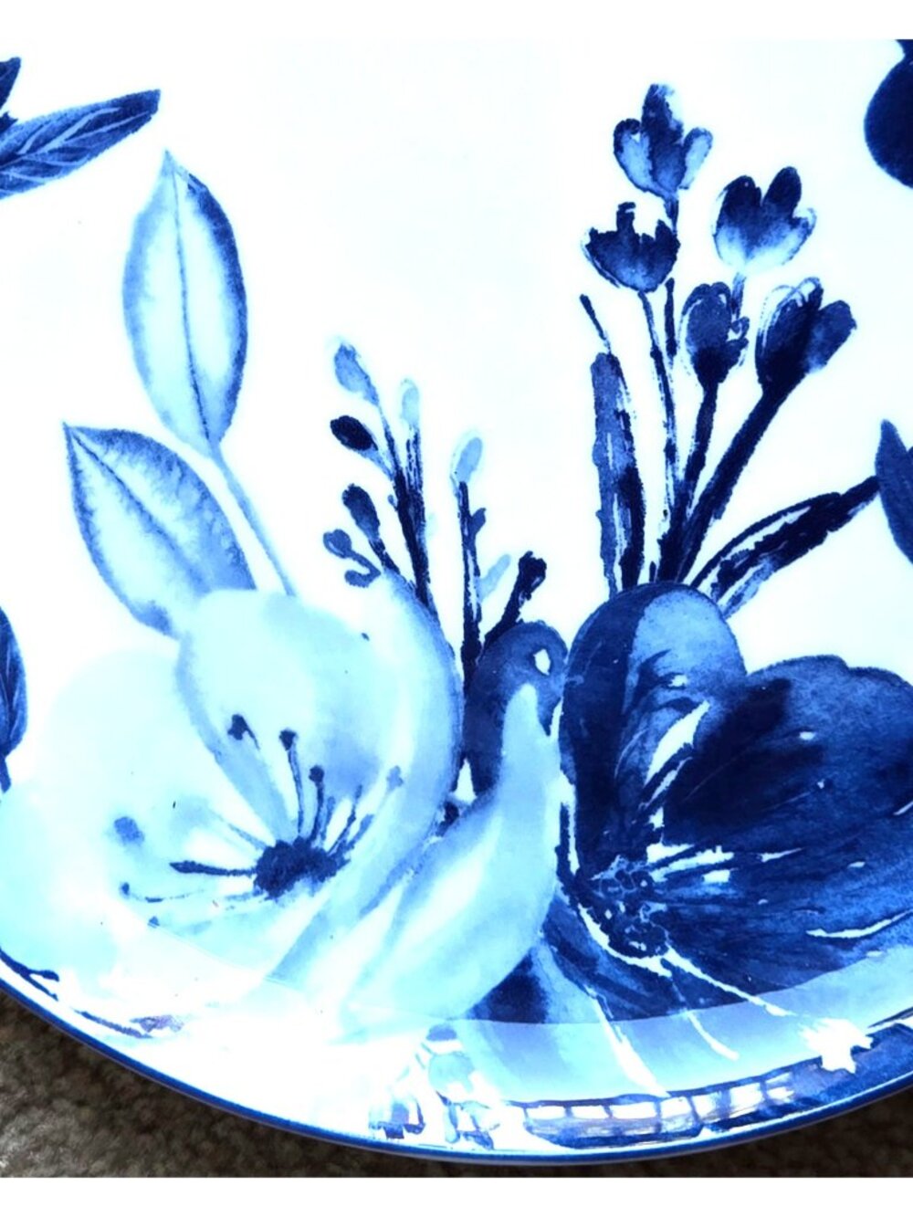 Mikasa DARCY 9” Salad Plate adorned with a vivid blue floral pattern, crafted - Picture 5 of 7